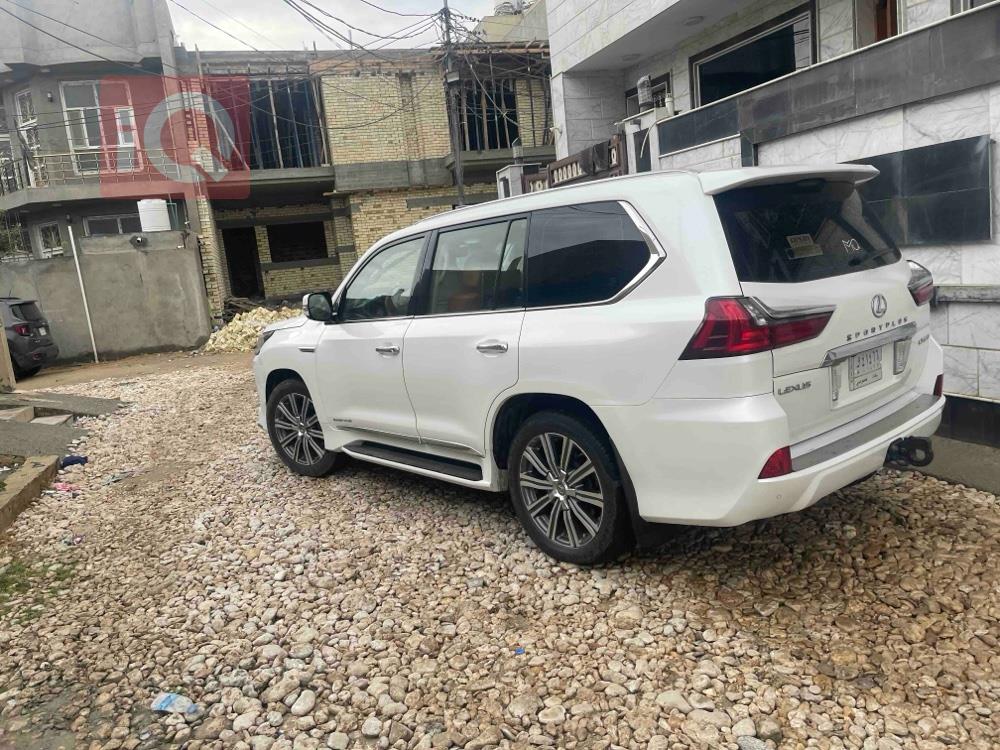 Lexus LX